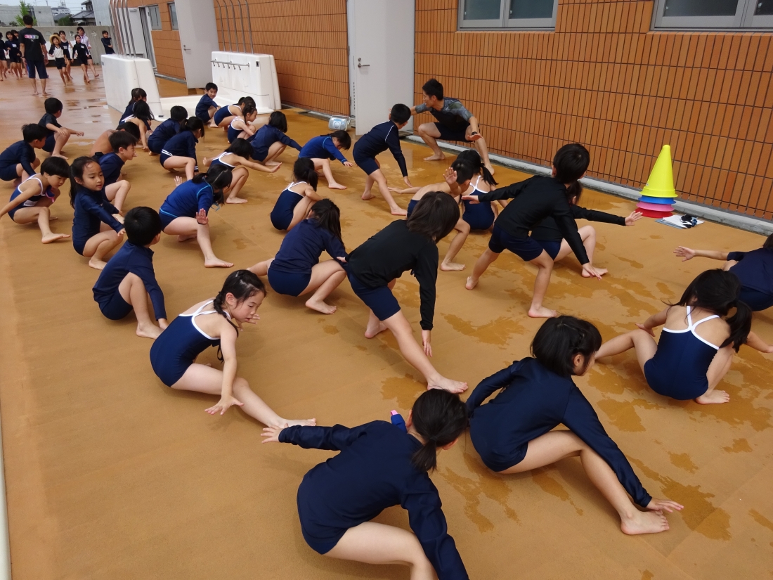 初めての水泳学習 1年生 四天王寺小学校